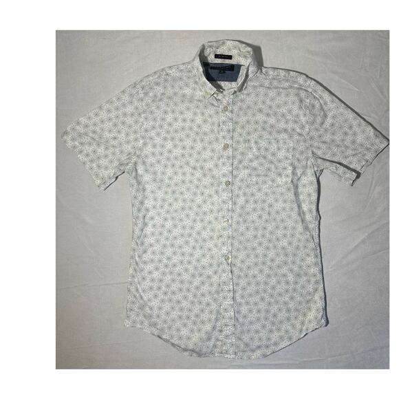 Banana Republic Men's Short Sleeve Button Down Size Small - Picture 2 of 6